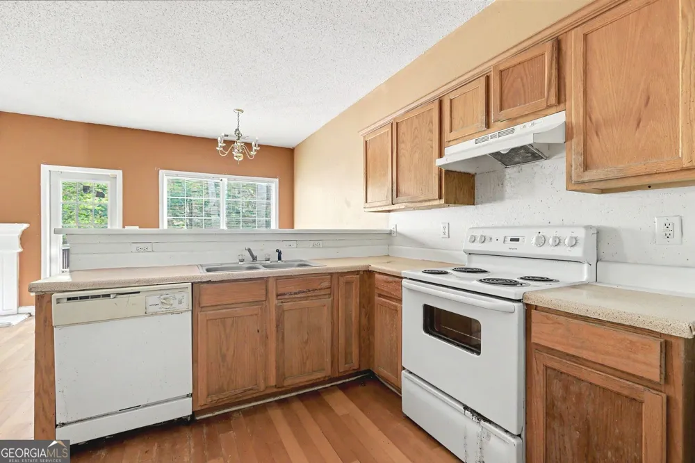 136 Madeline CT McDonough, GA 30253