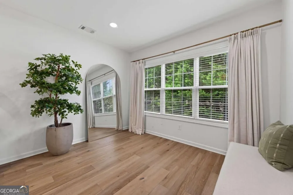 3880 Fairhill PT Alpharetta, GA 30004