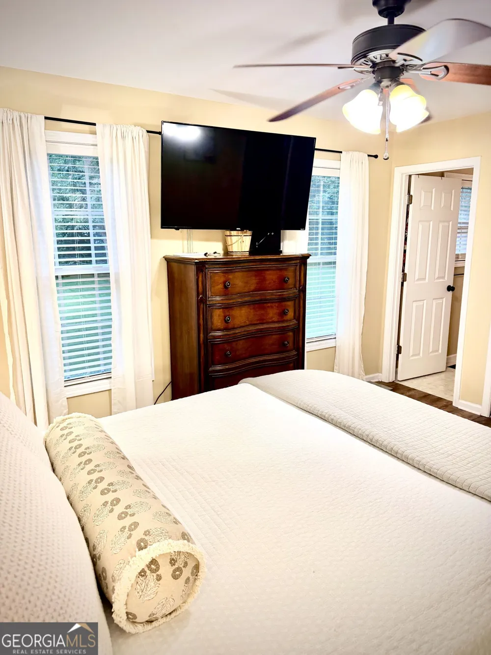 224 North AVE Adrian, GA 31002