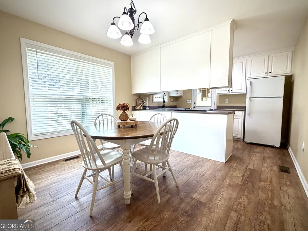 224 North AVE Adrian, GA 31002