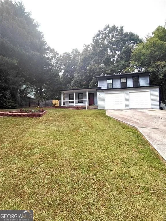 817 Forest PATH Stone Mountain, GA 30088