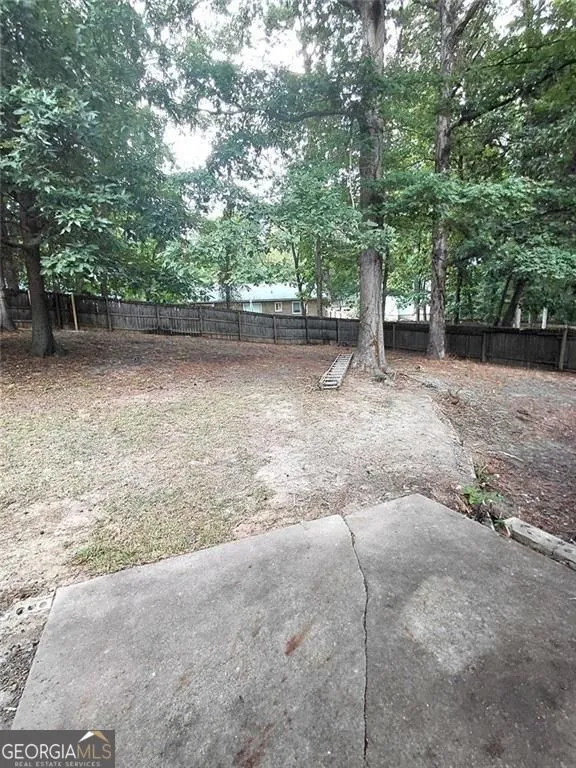 817 Forest PATH Stone Mountain, GA 30088