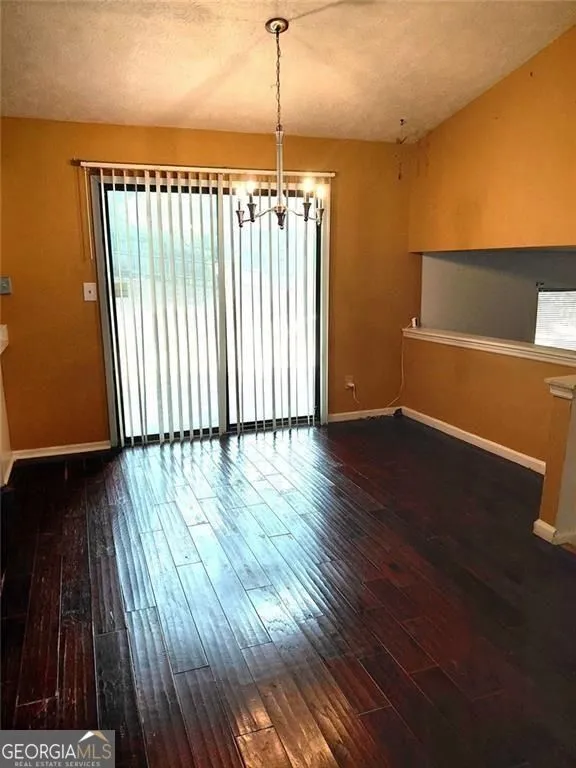 817 Forest PATH Stone Mountain, GA 30088
