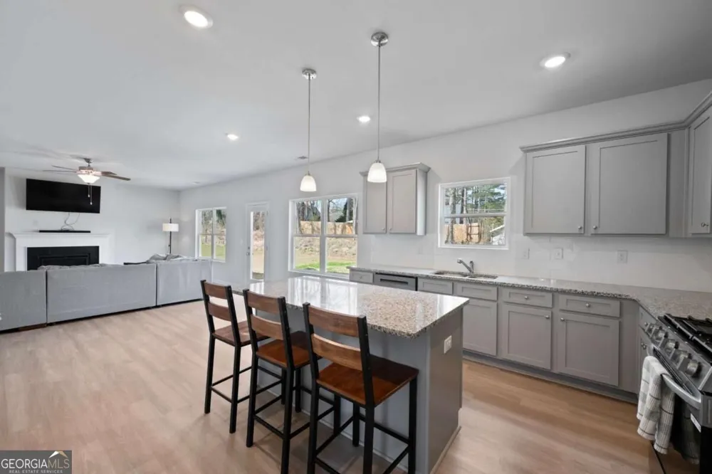 1441 Stephens View DR Loganville, GA 30052