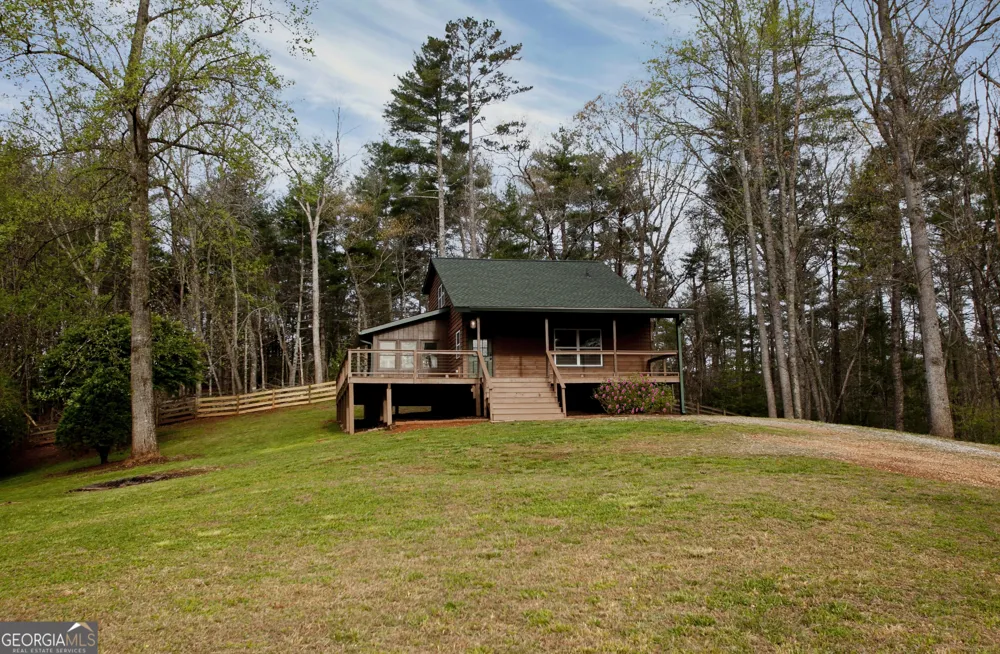 221 Muscadine RD Dahlonega, GA 30533