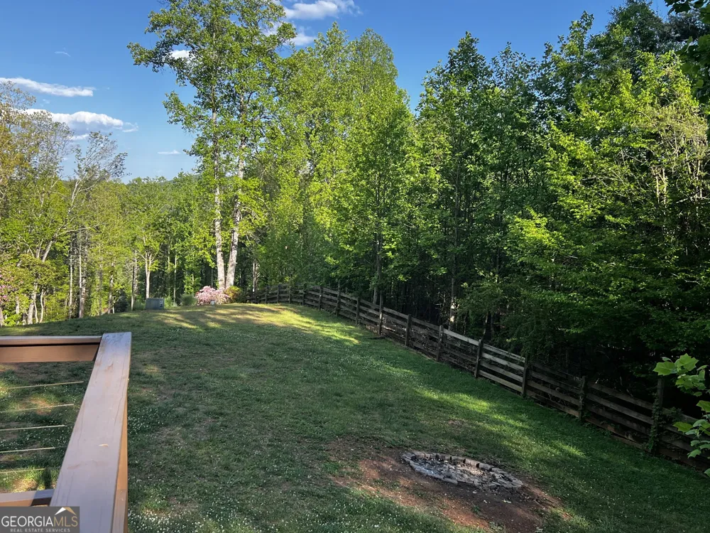 221 Muscadine RD Dahlonega, GA 30533