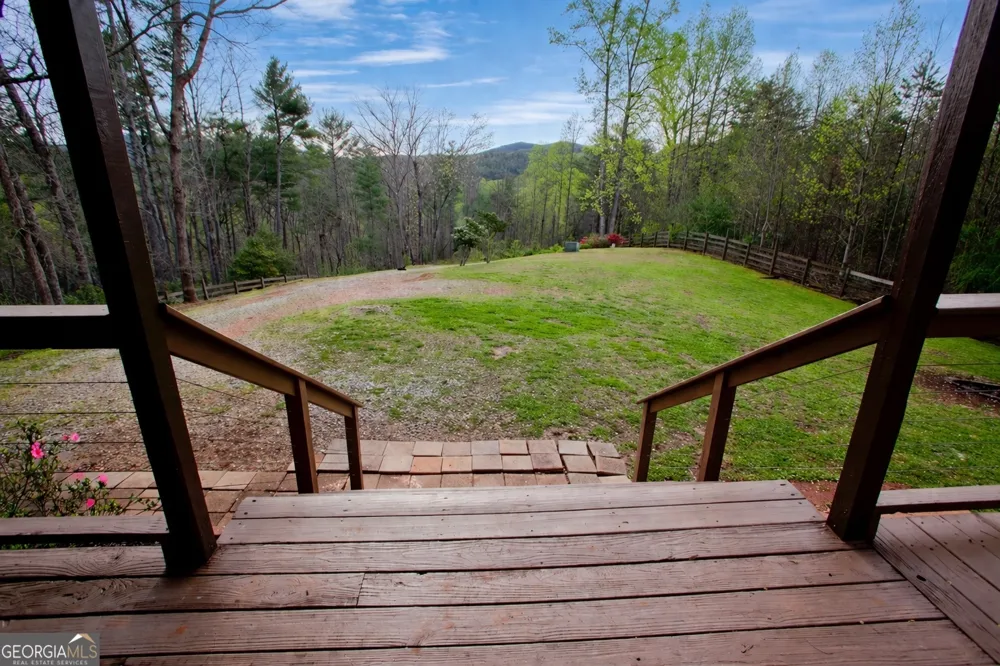 221 Muscadine RD Dahlonega, GA 30533