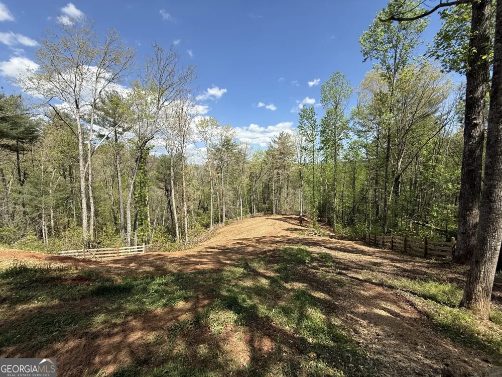 221 Muscadine RD Dahlonega, GA 30533