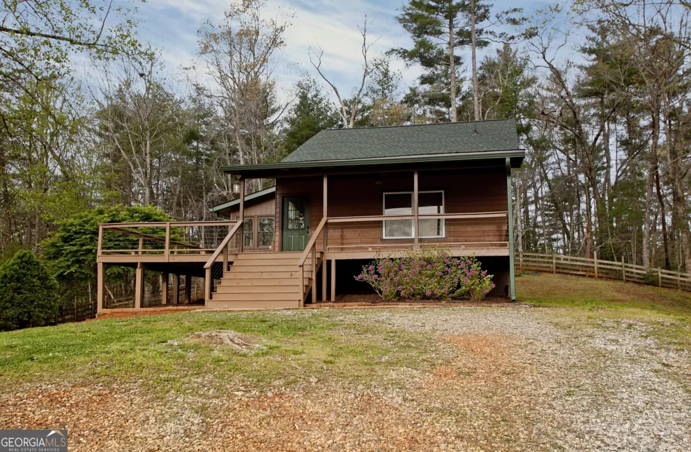 221 Muscadine RD Dahlonega, GA 30533