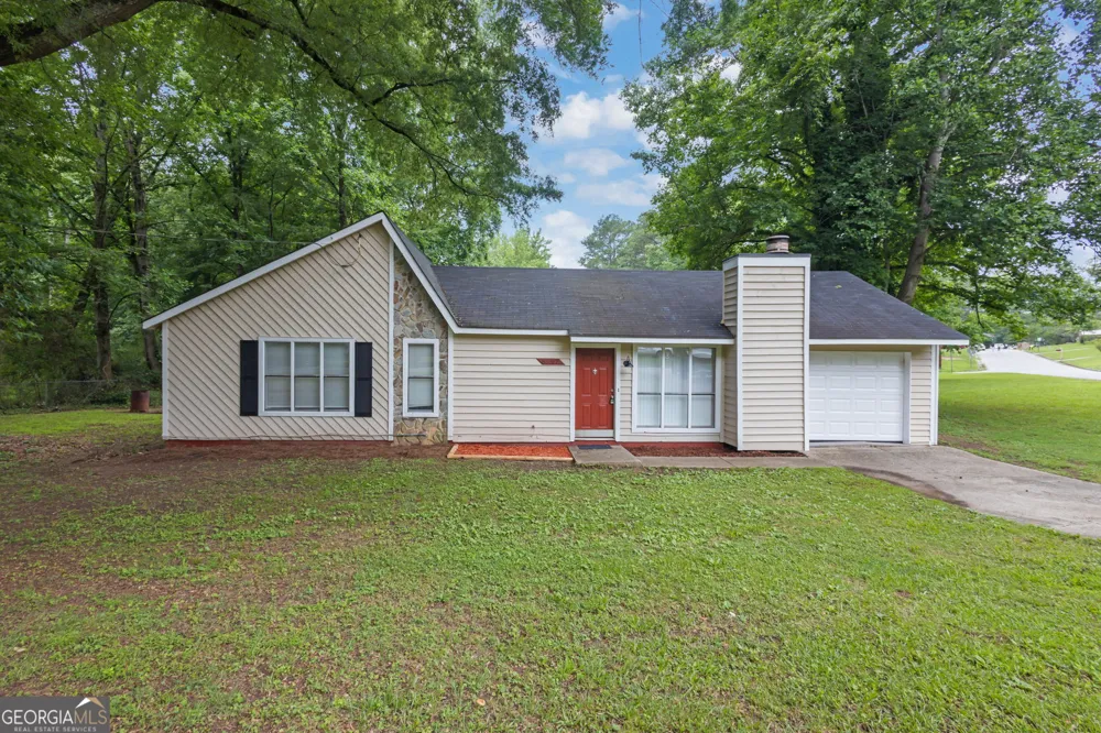 8997 Huntwood LN Riverdale, GA 30274
