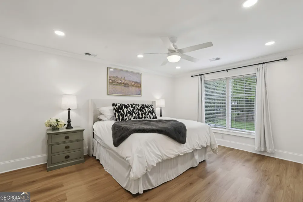 8025 River CIR Sandy Springs, GA 30350