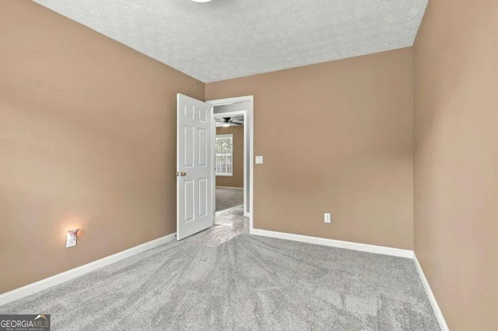 9878 Point View DR Jonesboro, GA 30238