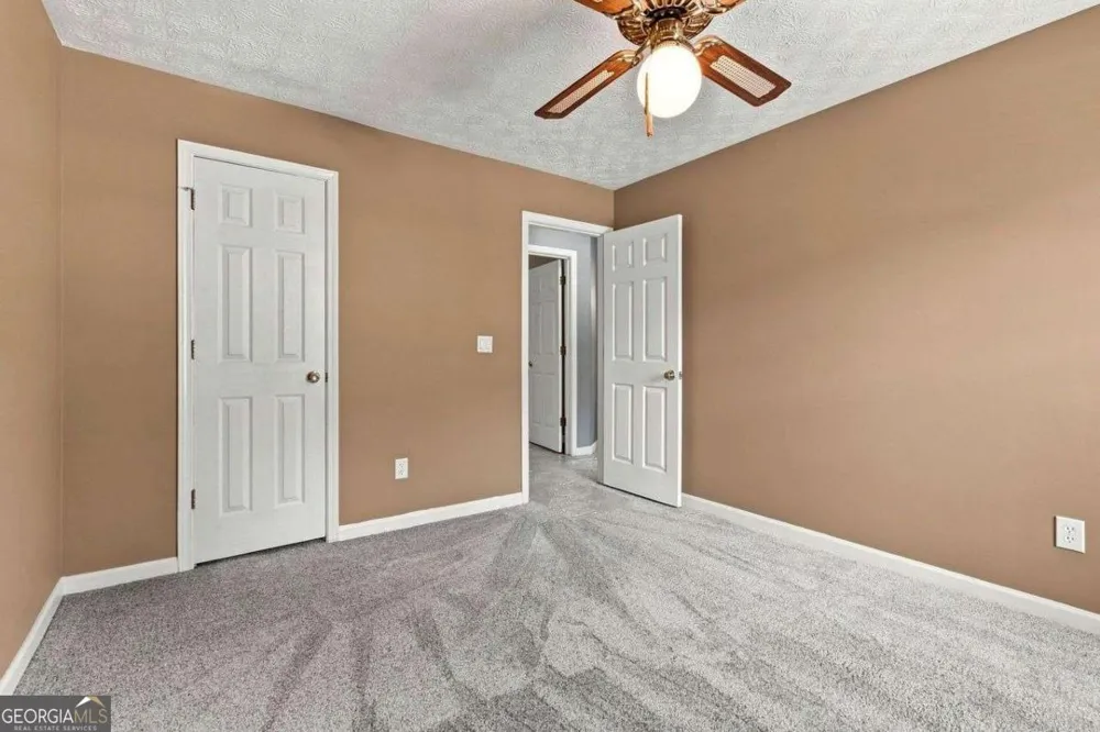 9878 Point View DR Jonesboro, GA 30238