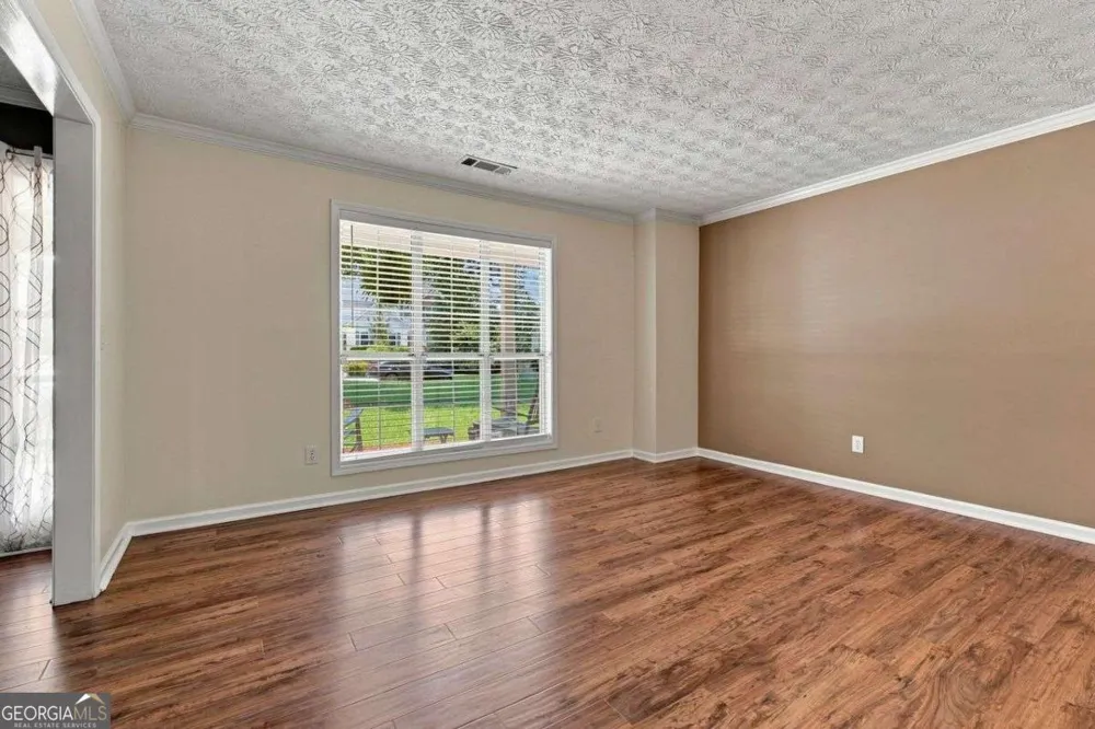 9878 Point View DR Jonesboro, GA 30238