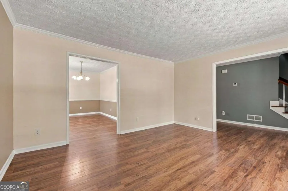 9878 Point View DR Jonesboro, GA 30238