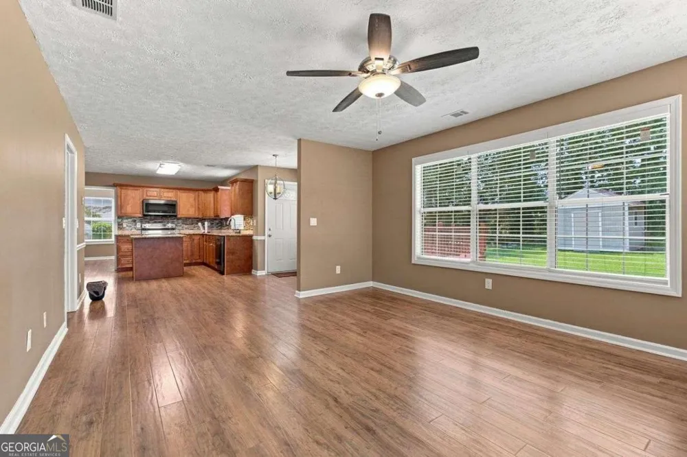 9878 Point View DR Jonesboro, GA 30238