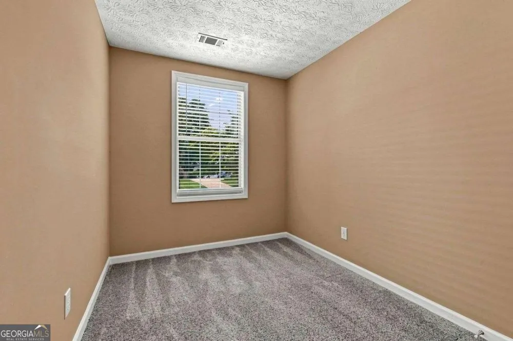 9878 Point View DR Jonesboro, GA 30238