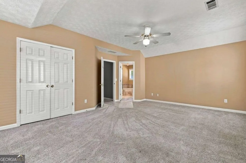 9878 Point View DR Jonesboro, GA 30238