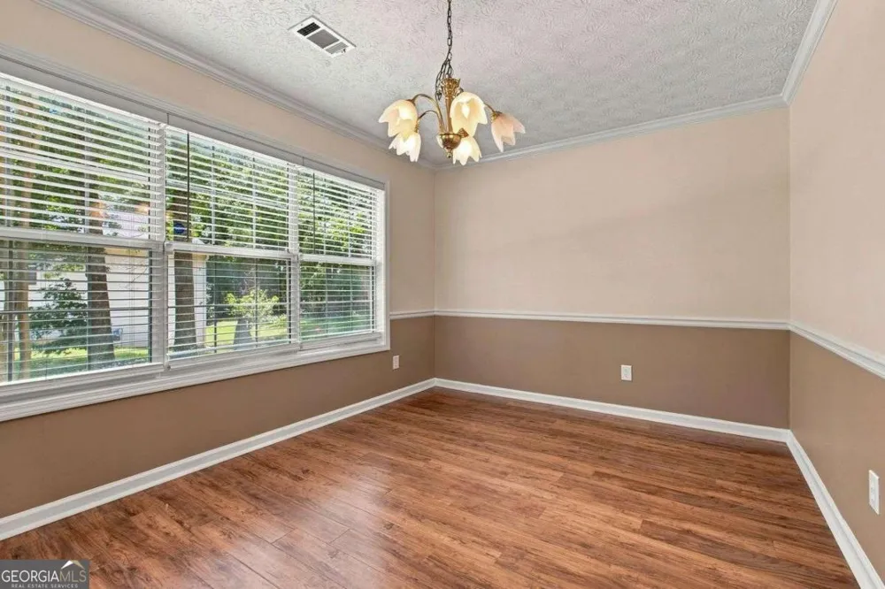 9878 Point View DR Jonesboro, GA 30238