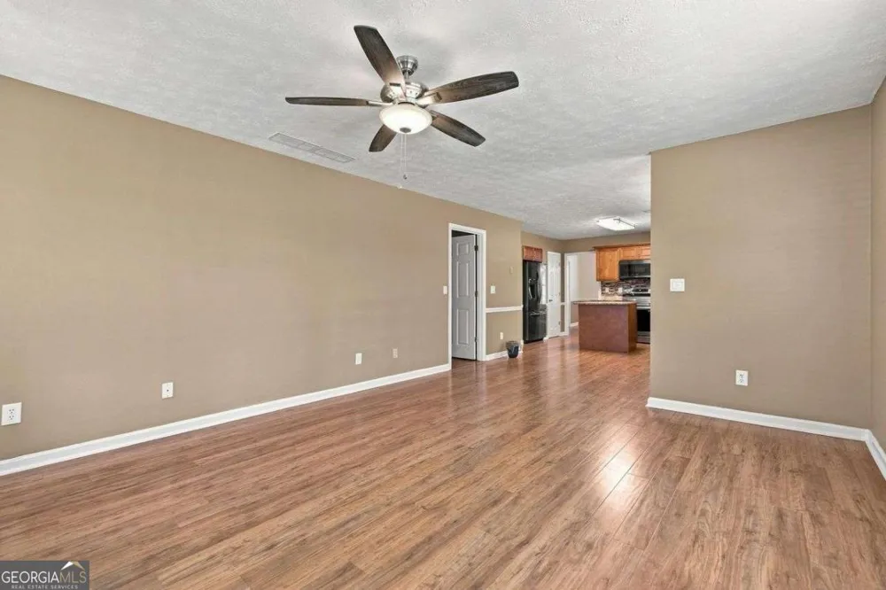 9878 Point View DR Jonesboro, GA 30238