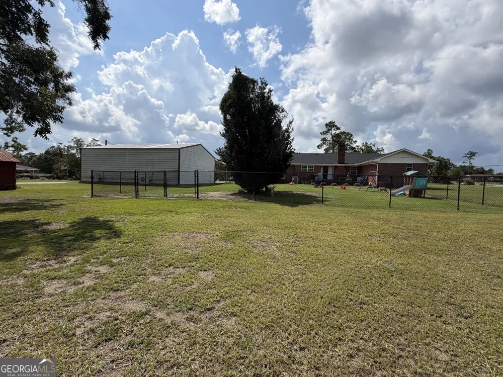 438 W Oglethorpe AVE Lyons, GA 30436