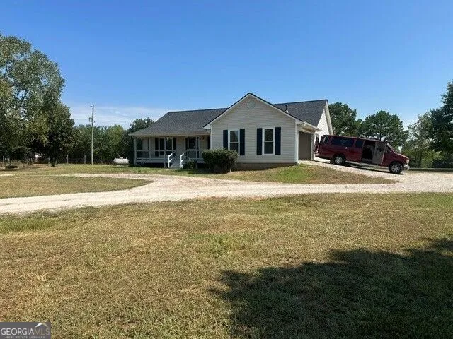 695 Teamon RD Griffin, GA 30223