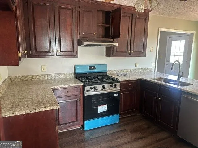 695 Teamon RD Griffin, GA 30223