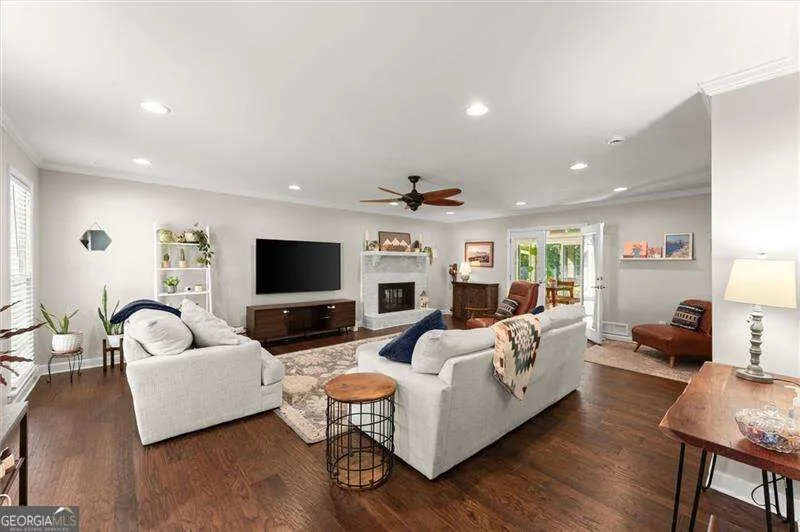 410 Wall ST Marietta, GA 30068