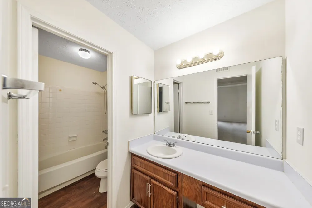201 Natchez TRCE Atlanta, GA 30350