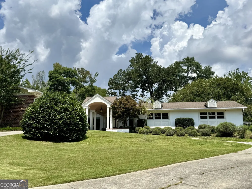 557 Walton CT Macon, GA 31204
