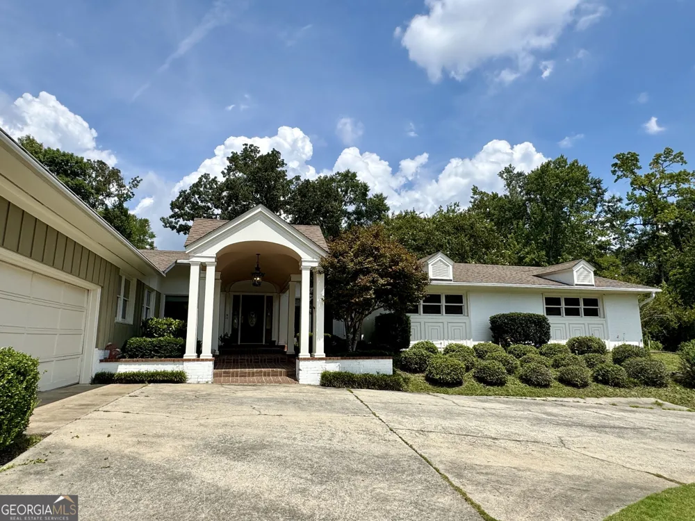 557 Walton CT Macon, GA 31204