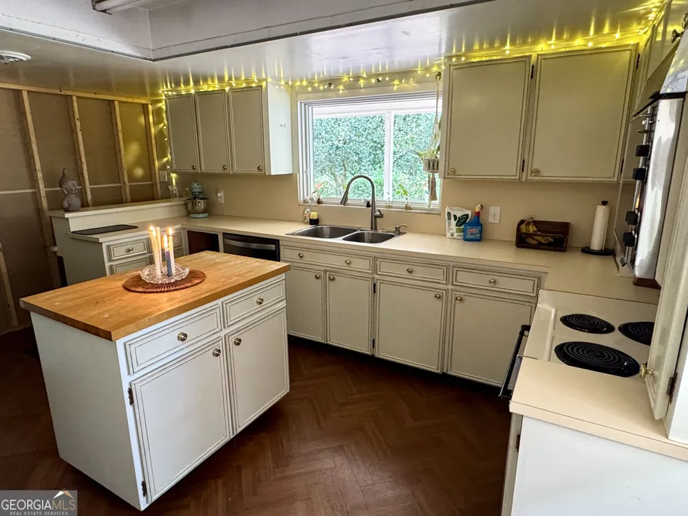557 Walton CT Macon, GA 31204