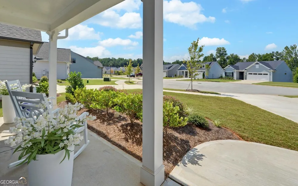 2457 Naples ST Hoschton, GA 30548