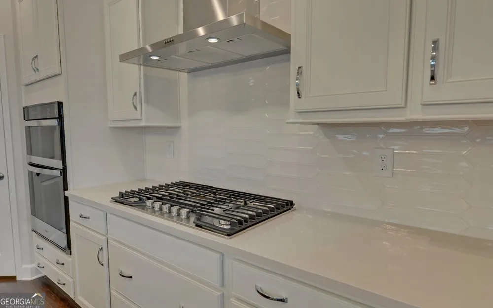 2457 Naples ST Hoschton, GA 30548