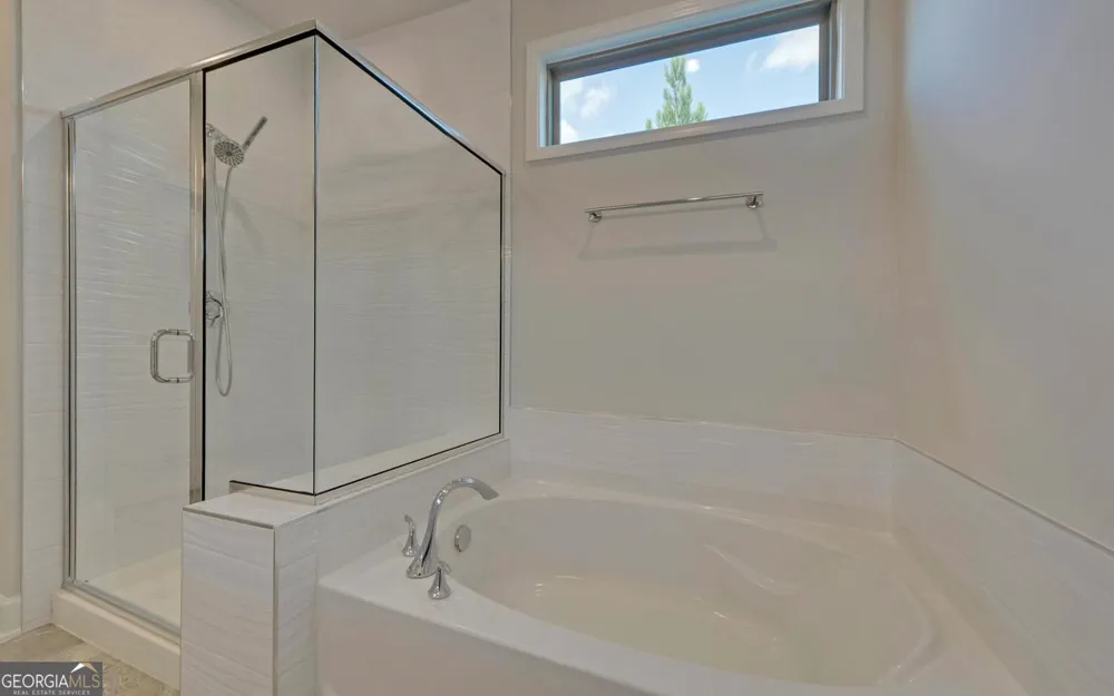 2457 Naples ST Hoschton, GA 30548