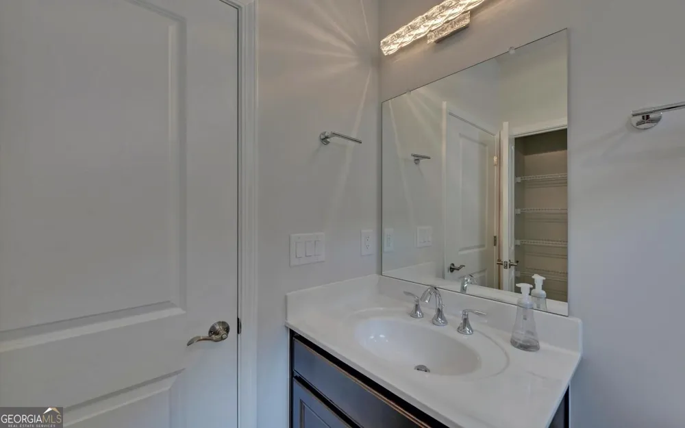 2457 Naples ST Hoschton, GA 30548