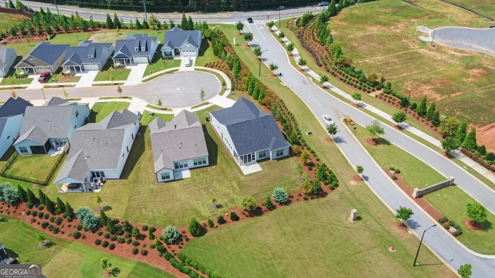2457 Naples ST Hoschton, GA 30548