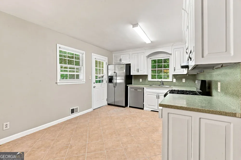 6784 Galts Ferry RD Acworth, GA 30102