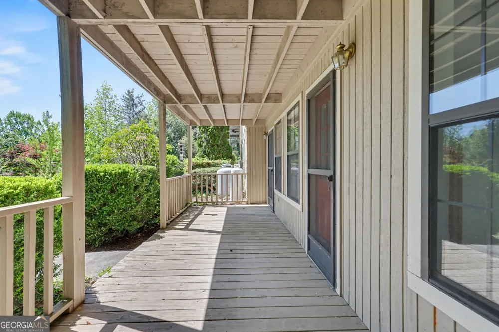 80 Stirling LN Clayton, GA 30525