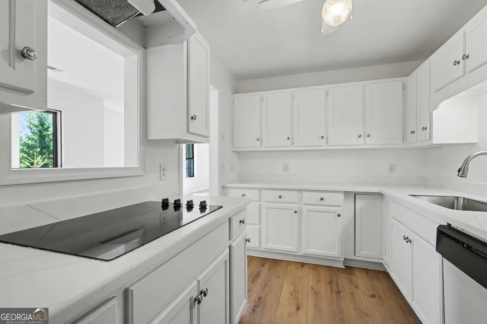 80 Stirling LN Clayton, GA 30525