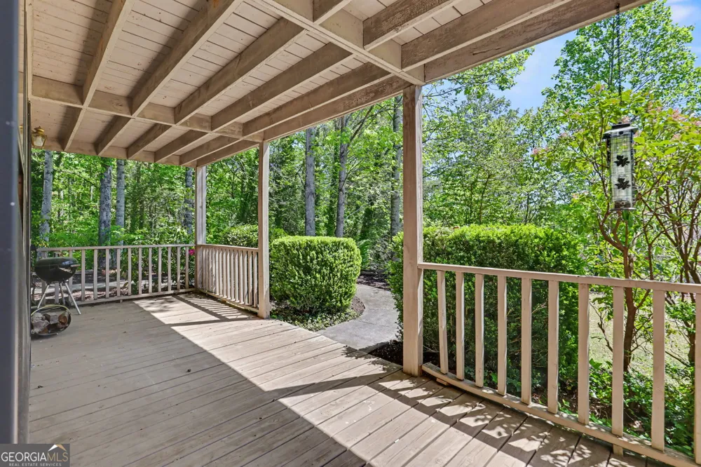 80 Stirling LN Clayton, GA 30525
