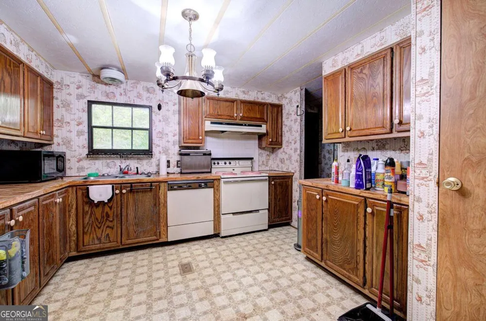65 Gaddis RD NW Cartersville, GA 30120