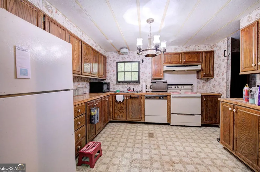65 Gaddis RD NW Cartersville, GA 30120