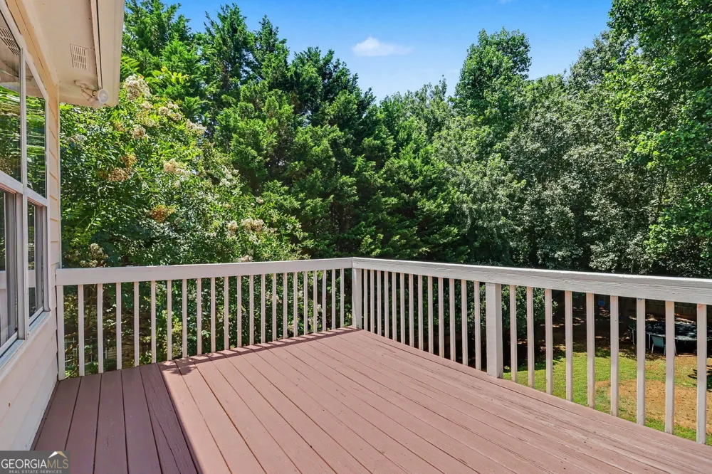 6219 Compass DR Flowery Branch, GA 30542