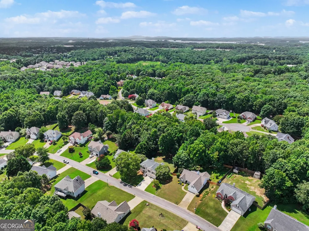 6219 Compass DR Flowery Branch, GA 30542
