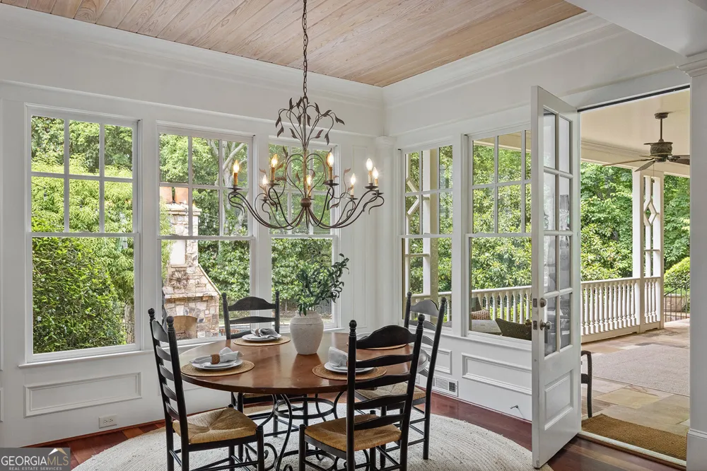 2000 Lancaster SQ Roswell, GA 30076