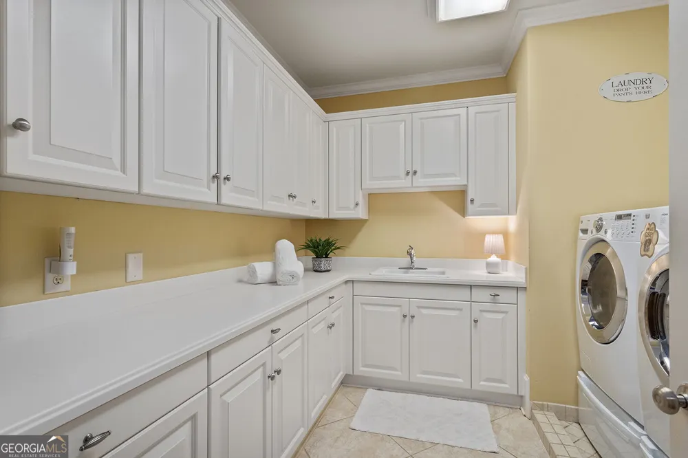 2000 Lancaster SQ Roswell, GA 30076