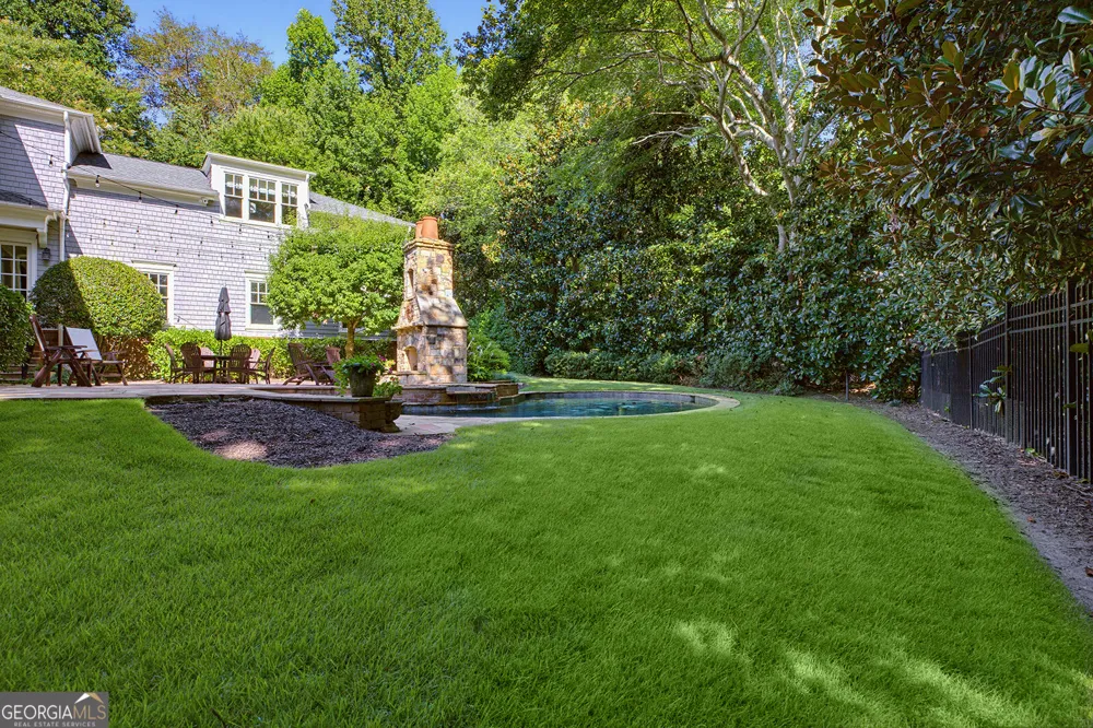 2000 Lancaster SQ Roswell, GA 30076