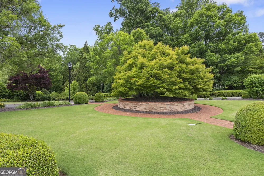 2000 Lancaster SQ Roswell, GA 30076