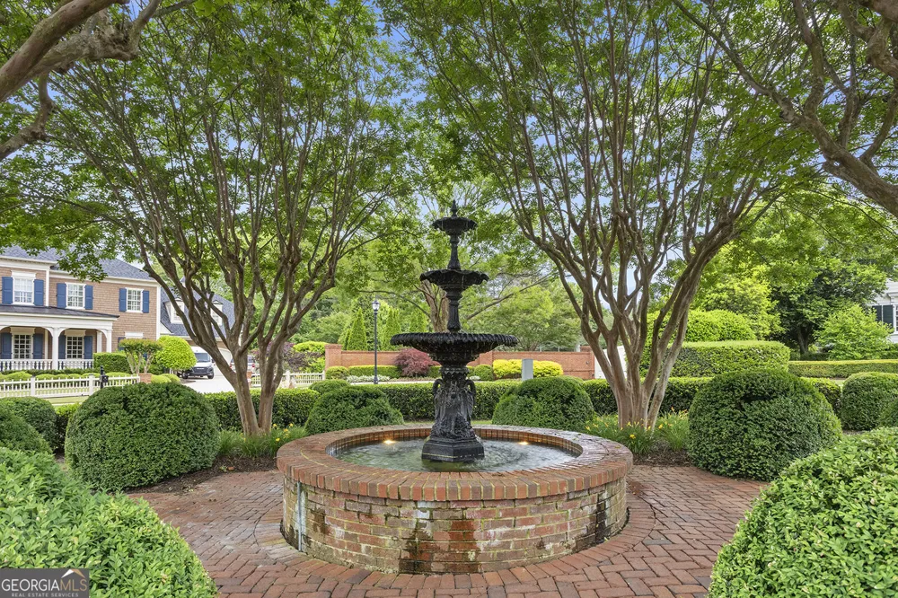 2000 Lancaster SQ Roswell, GA 30076